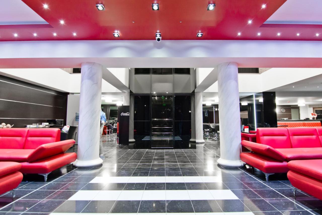 Семеен Хотел Романтика Haskovo Exterior foto